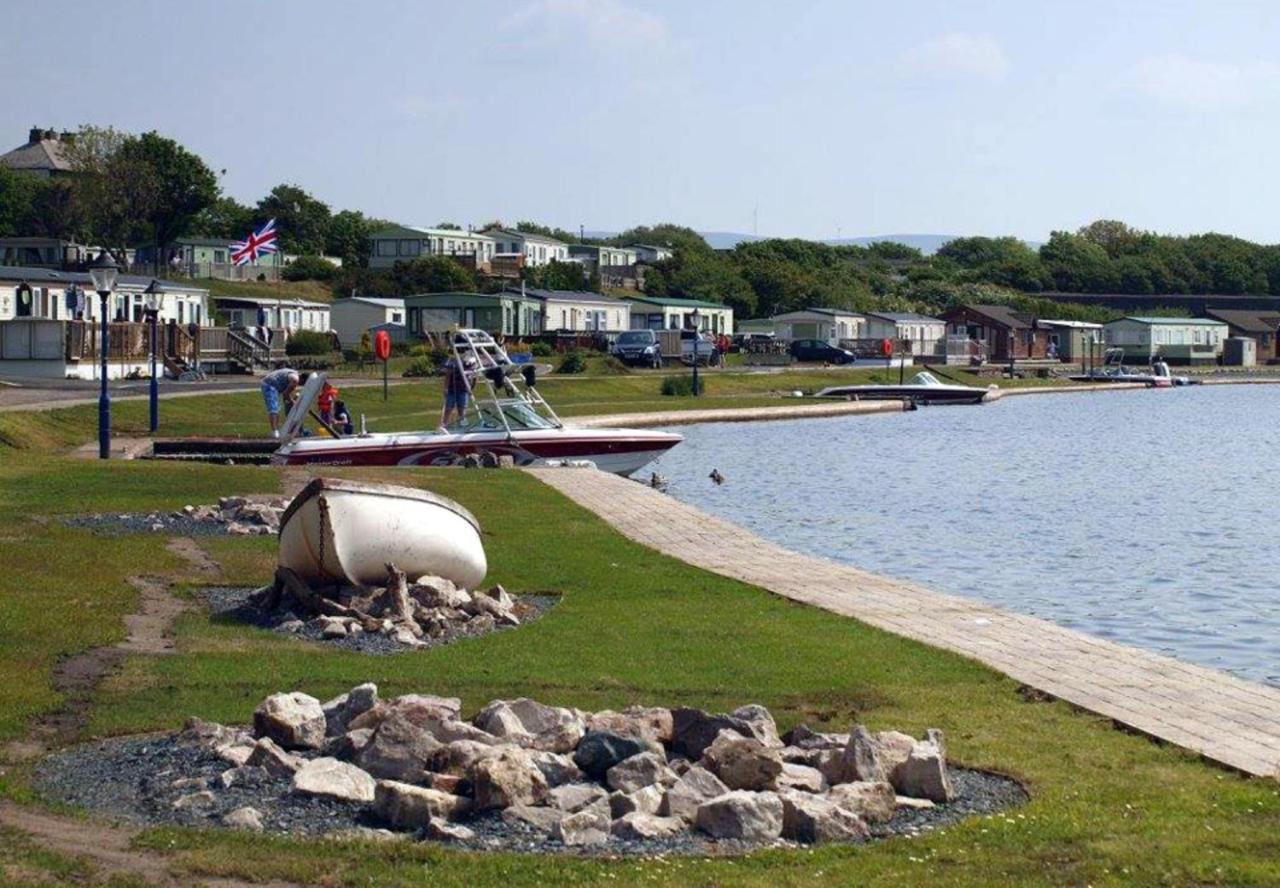 Lake District Static Caravan Lakeside Cumbria Millom Bagian luar foto