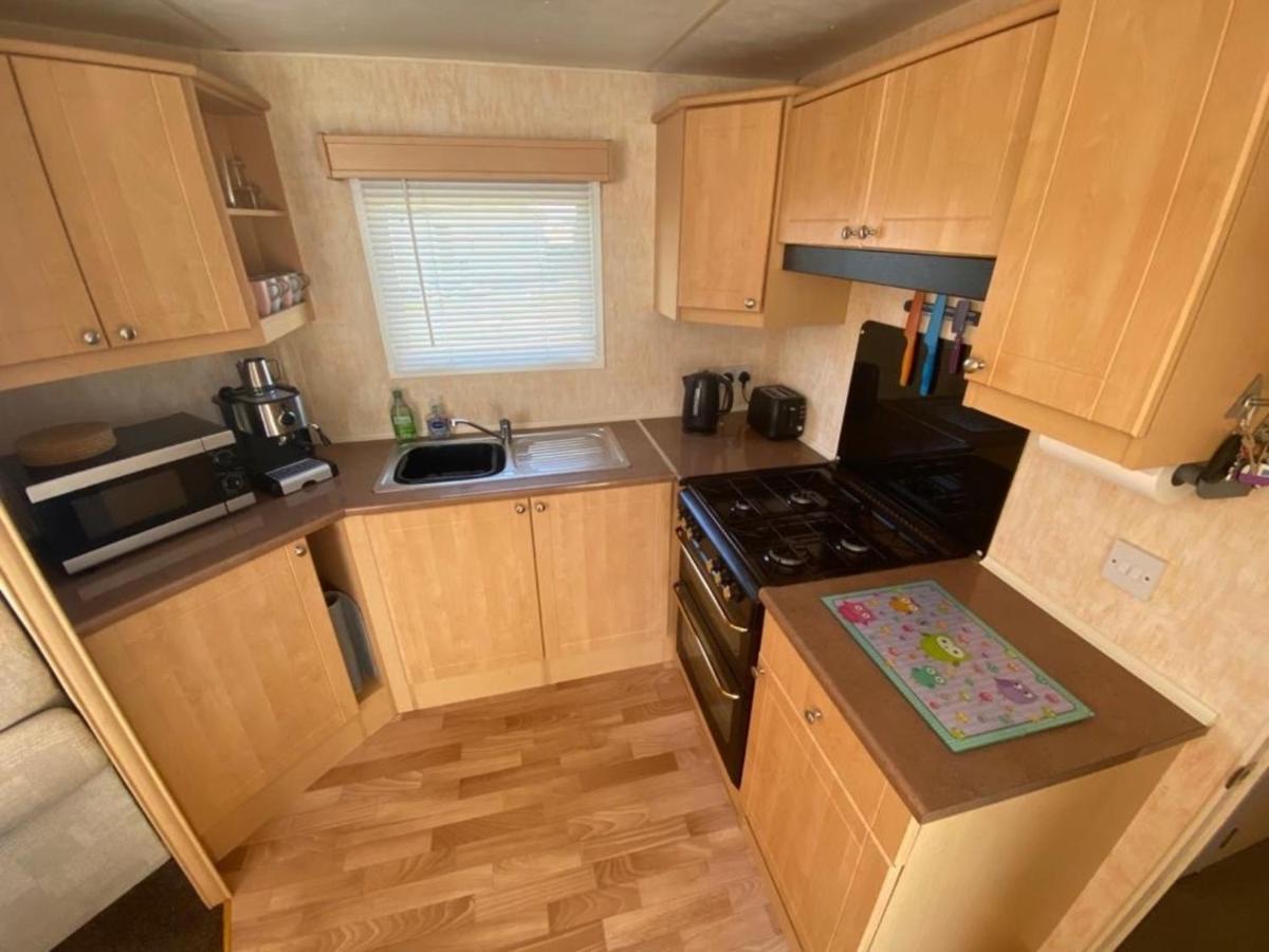 Lake District Static Caravan Lakeside Cumbria Millom Bagian luar foto